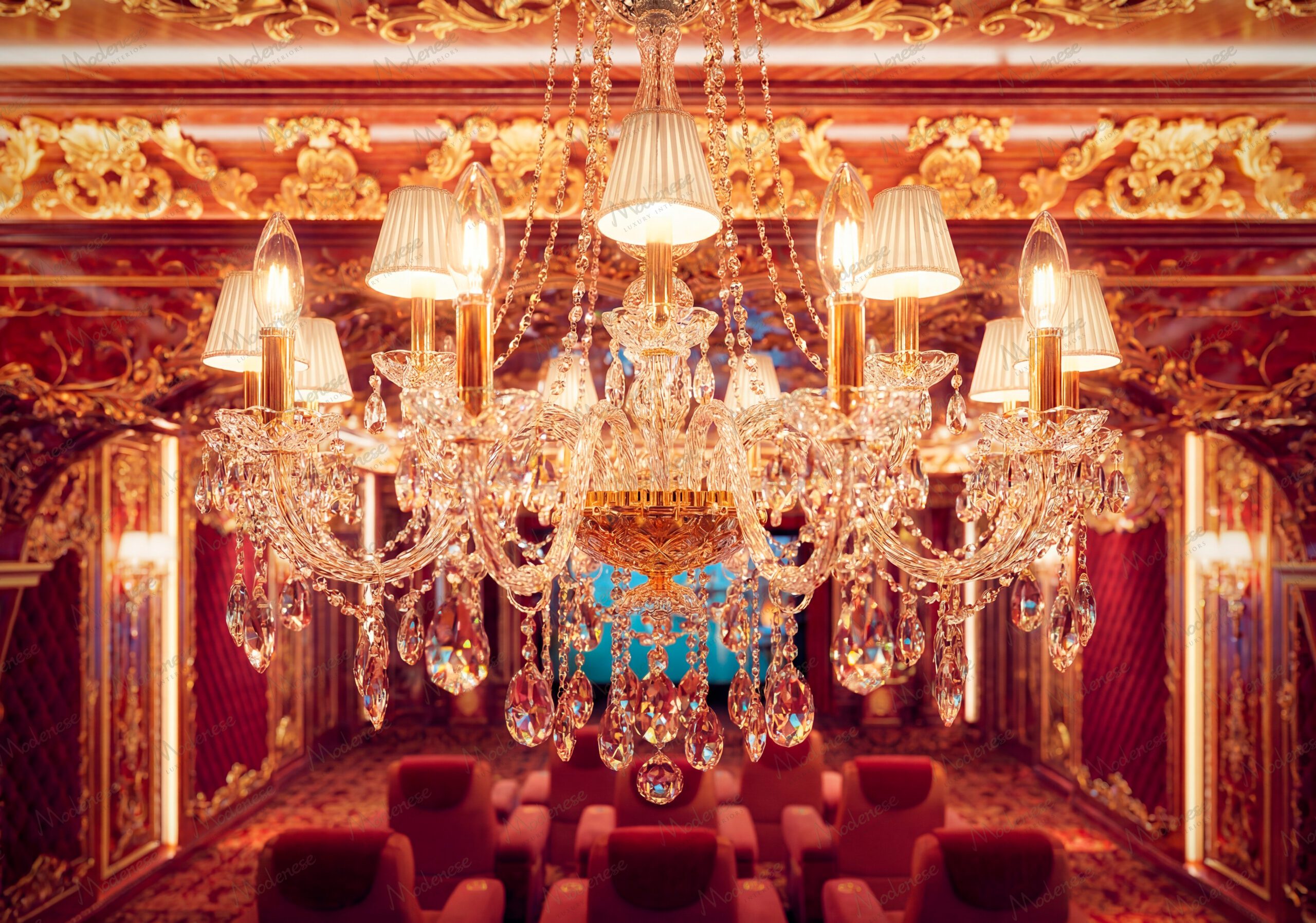 classical-baroque-home-cinema-lampadario-1-scaled